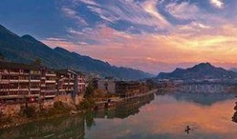 大渝网爆料台黔江区最新,爆料台揭秘黔江区新鲜事